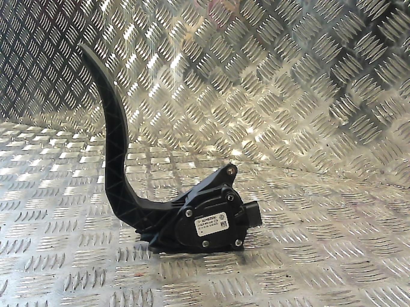 Pedale d'accelerateur RENAULT CLIO 4 PHASE 1 Diesel - 1