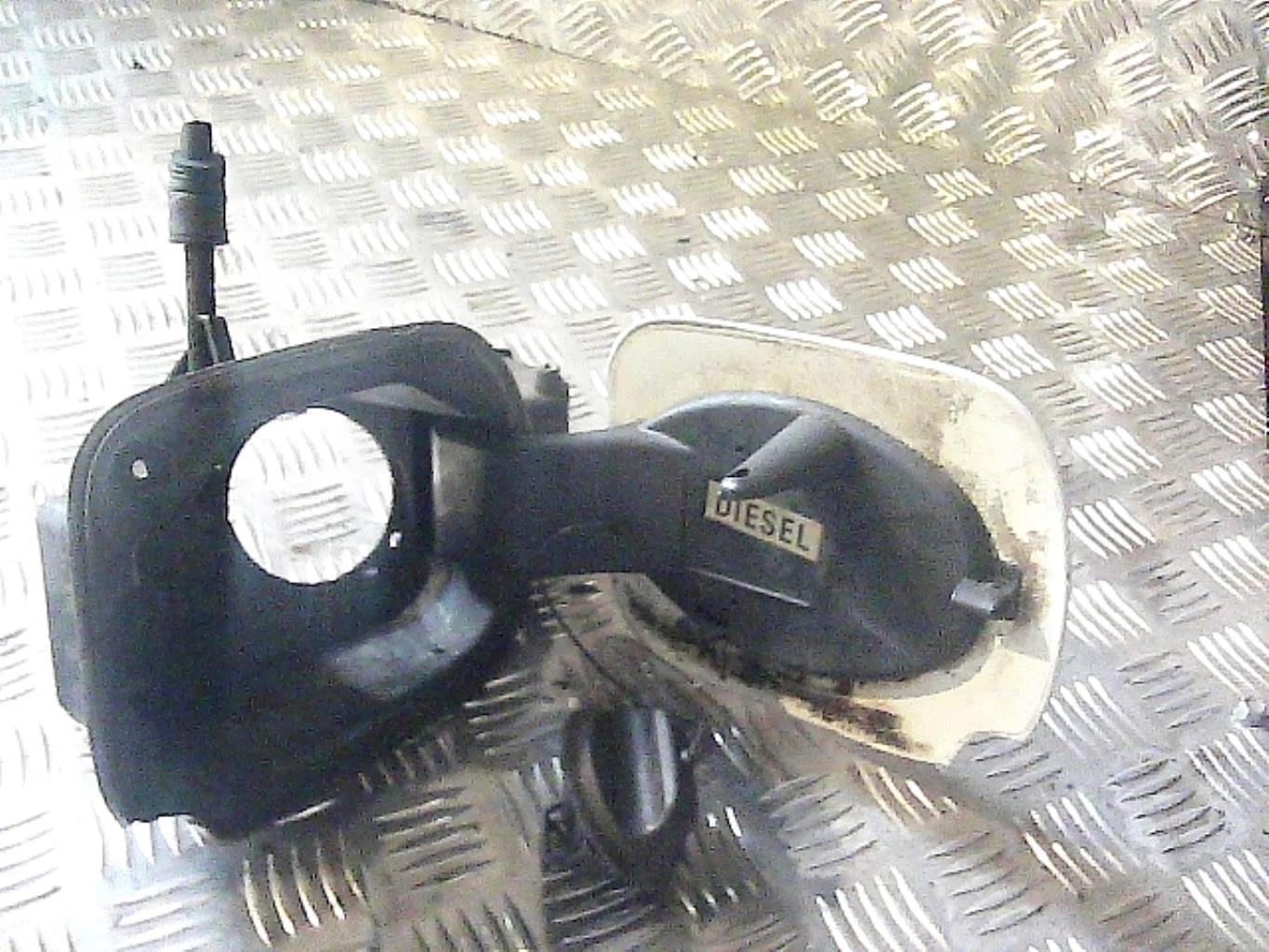 Trappe d'essence RENAULT CLIO 3 PHASE 1 Diesel - 1