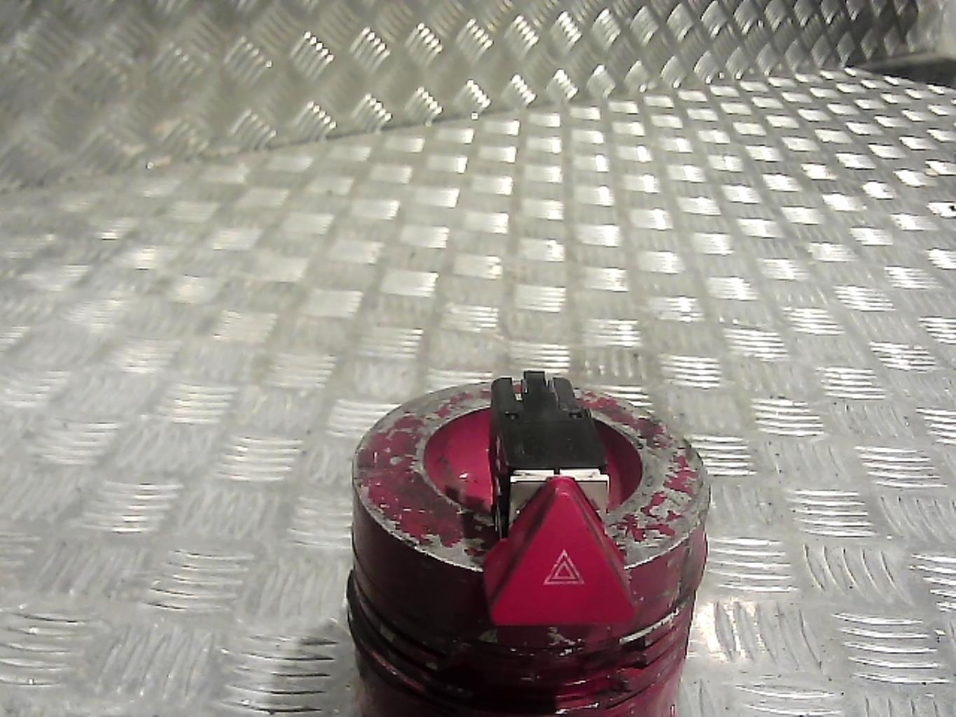 Bouton de warning VOLKSWAGEN TOURAN 1 PHASE 1 Diesel - 1