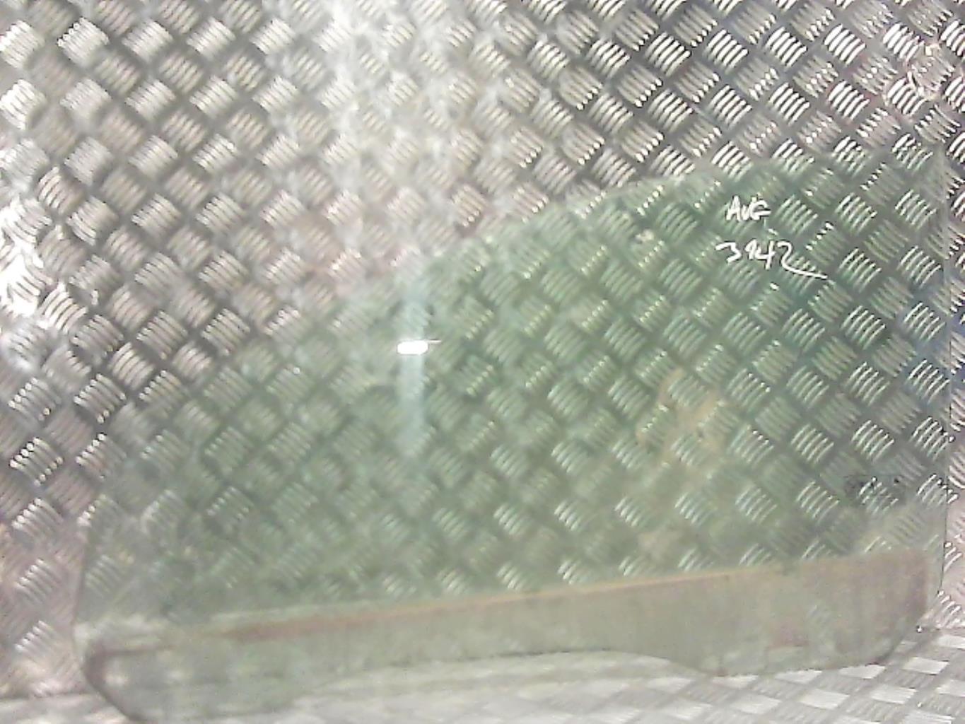 Vitre avant gauche FORD FOCUS 2 PHASE 1 Diesel - 1