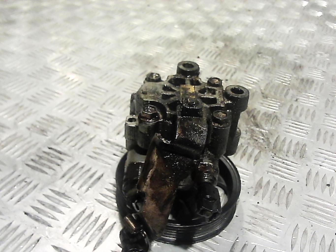 Pompe de direction TOYOTA COROLLA VERSO 2 PHASE 1 Essence - 1
