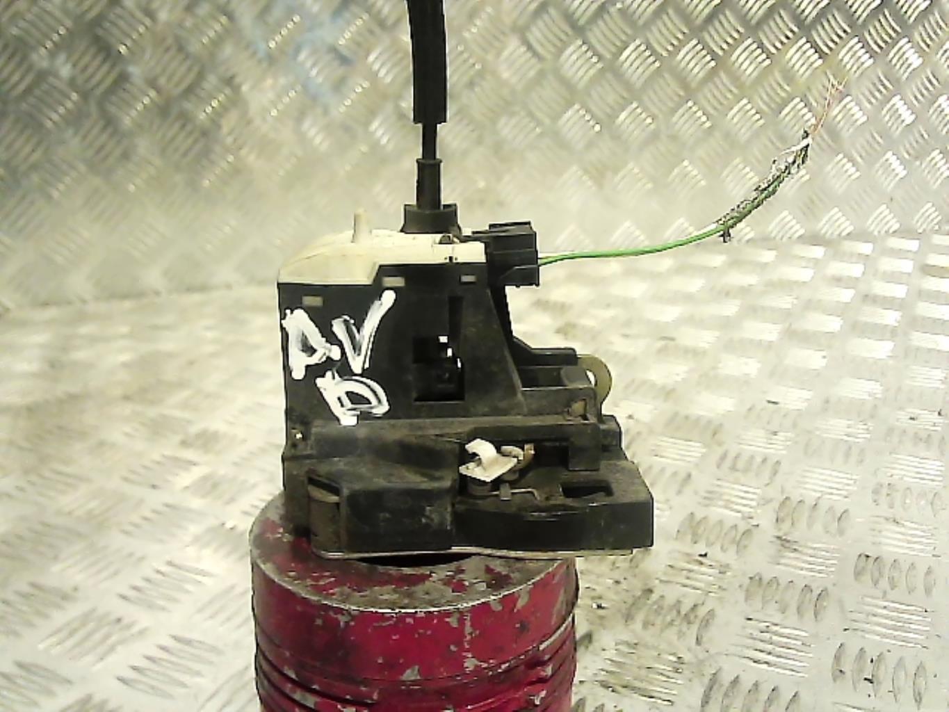 Serrure avant droit RENAULT CLIO 2 PHASE 2 Diesel - 1