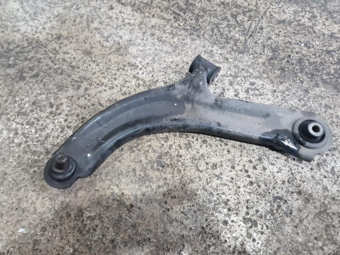 Triangle avant gauche RENAULT CLIO 3 PHASE 1 Diesel - 1