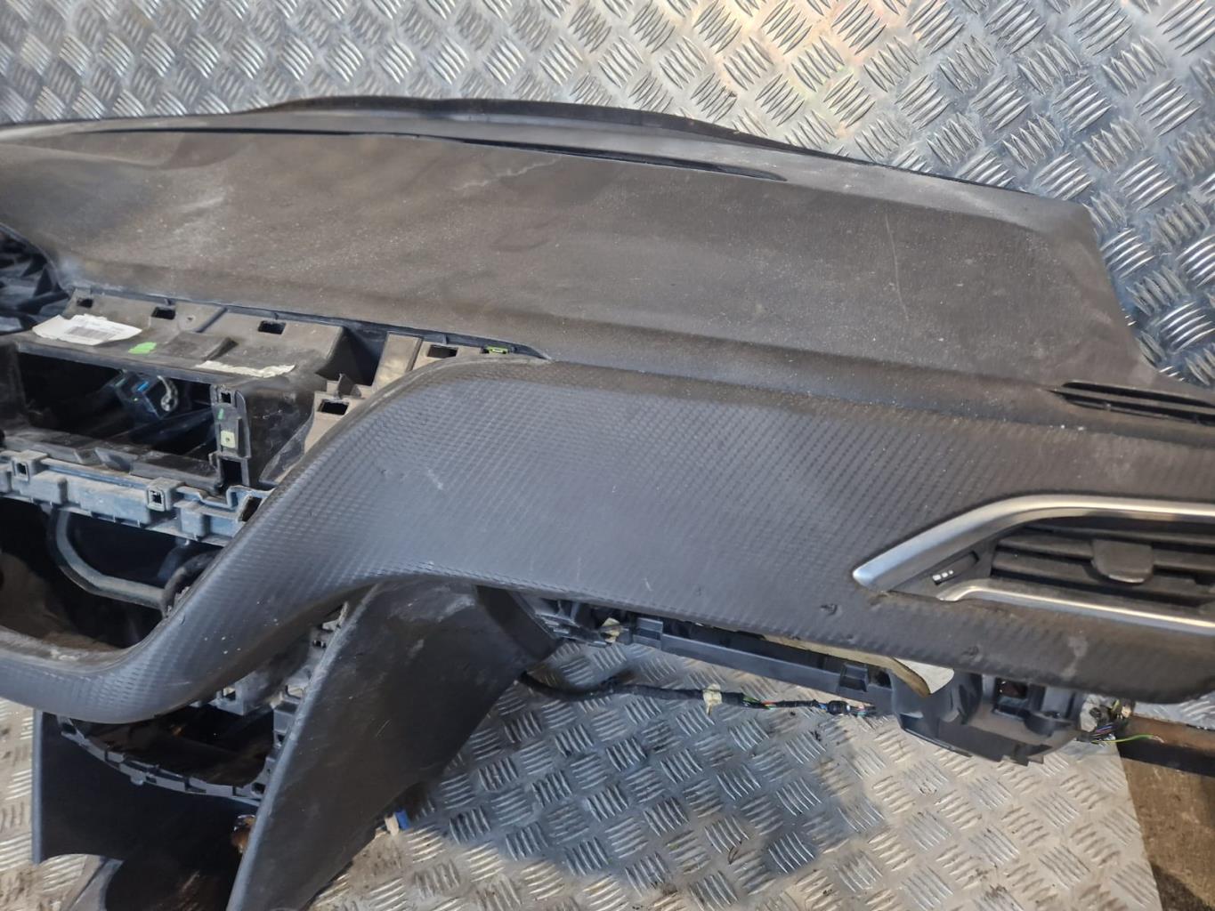 Tableau de bord PEUGEOT 208 1 PHASE 2 Diesel - 1