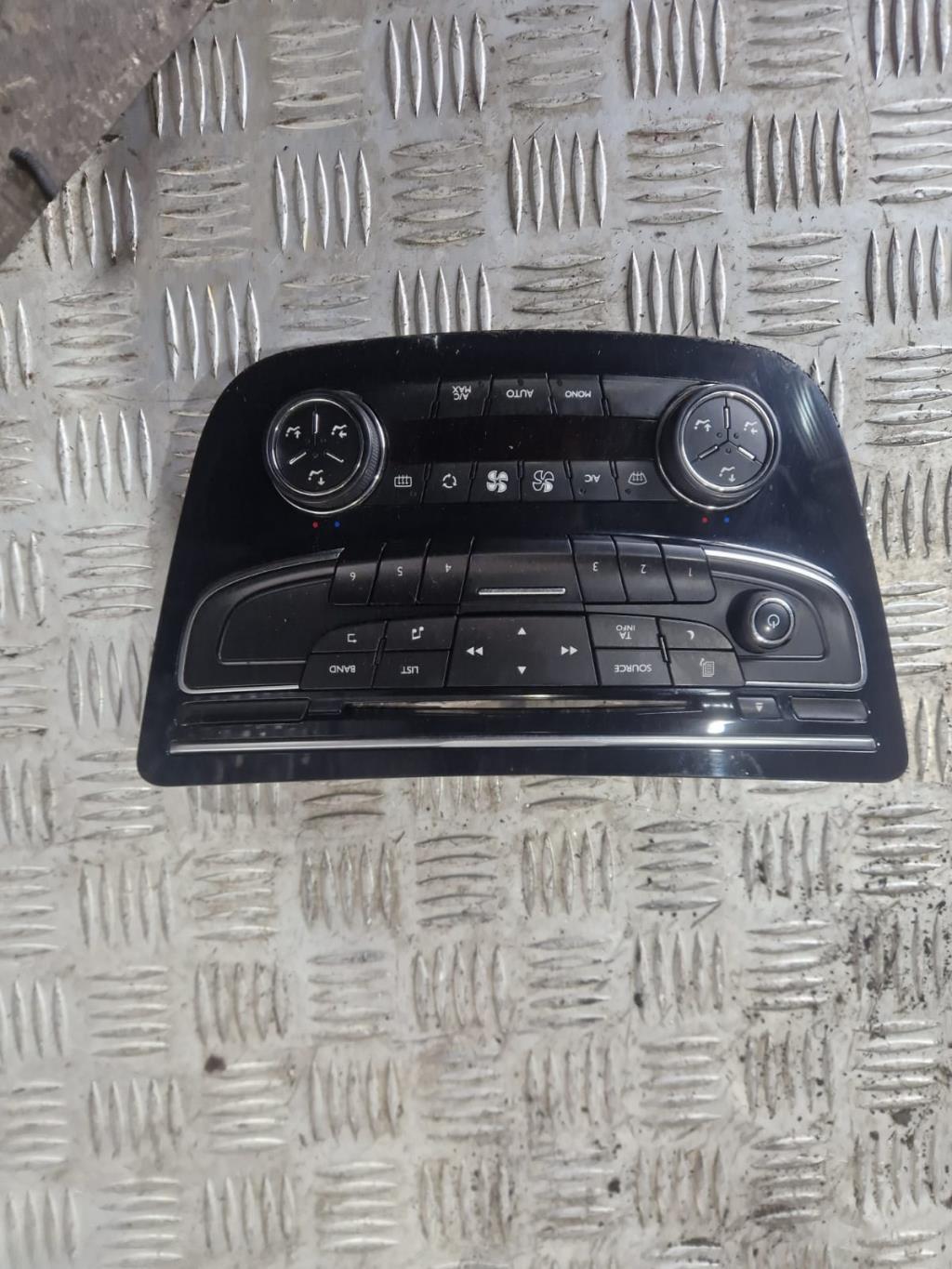 Facade autoradio PEUGEOT 508 1 PHASE 1 Diesel - 1