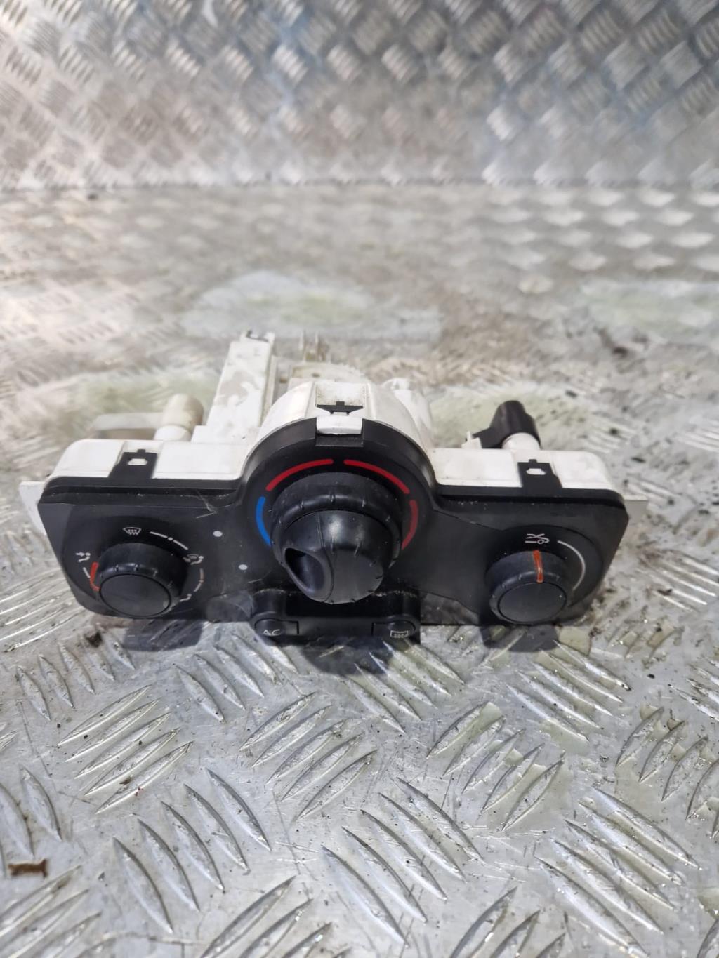 Commande chauffage RENAULT MODUS PHASE 1 Diesel - 1