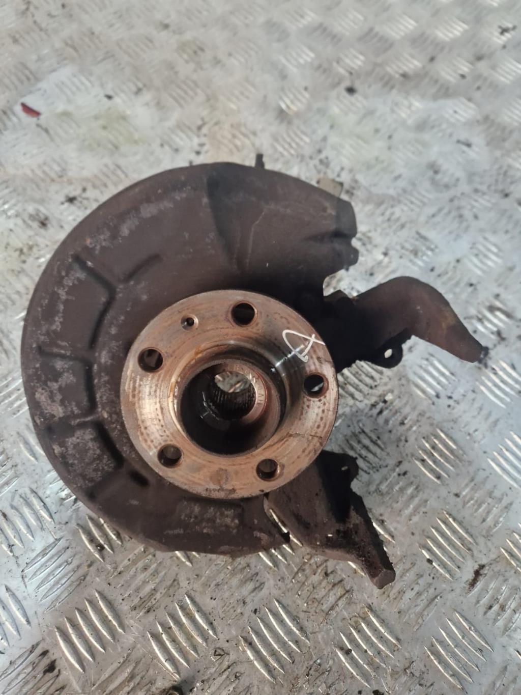 Moyeu avant droit AUDI A2 Diesel - 1