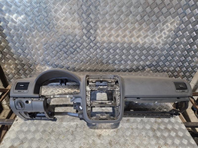 Tableau de bord VOLKSWAGEN GOLF 5 Diesel - 1