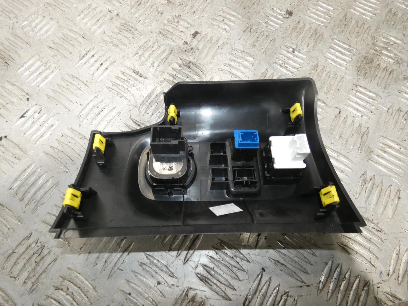 Commande retroviseurs CITROEN C3 3 PHASE 1 Essence - 1