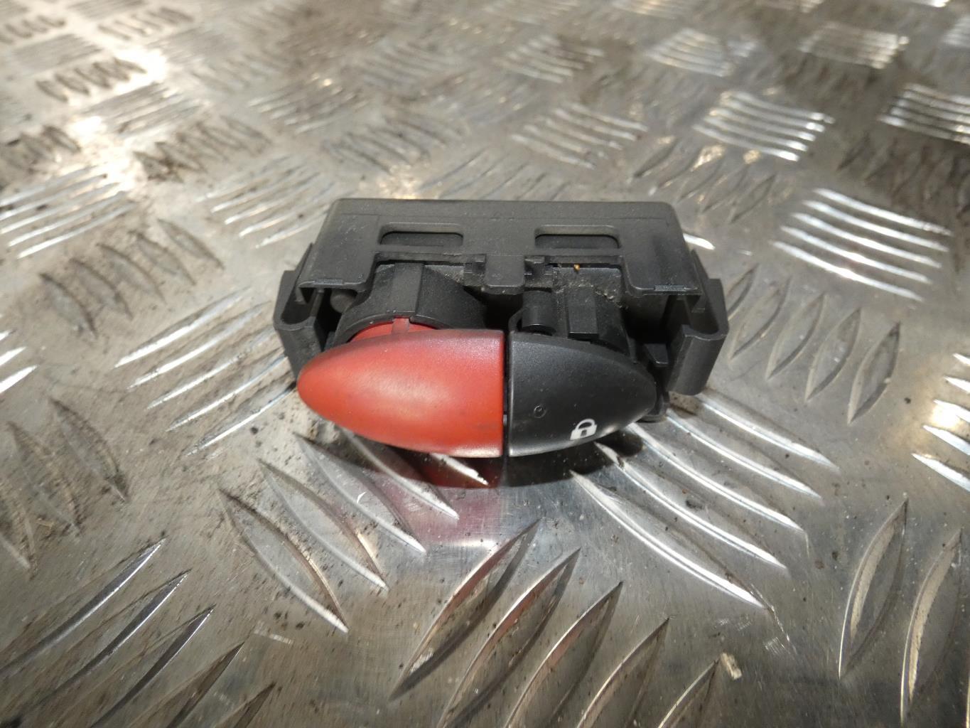 Bouton de warning RENAULT TWINGO 2 PHASE 1 Diesel - 1