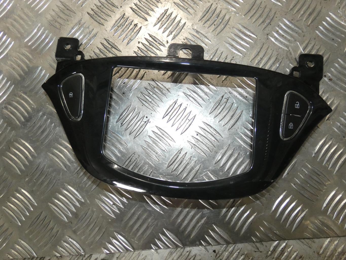 Facade autoradio OPEL CORSA E Essence - 1