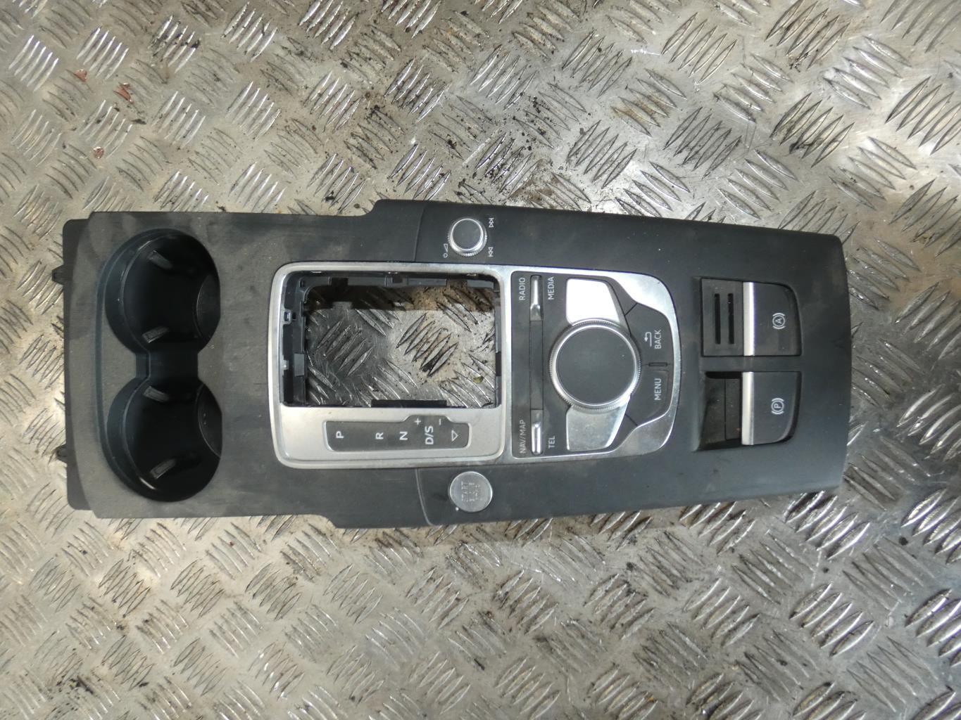 Console central (interieur plastique) AUDI A3 3 SPORTBACK PHASE 2 Essence - 1