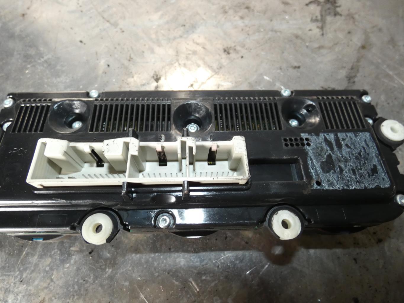 Commande chauffage VOLKSWAGEN GOLF 5 Diesel - 1