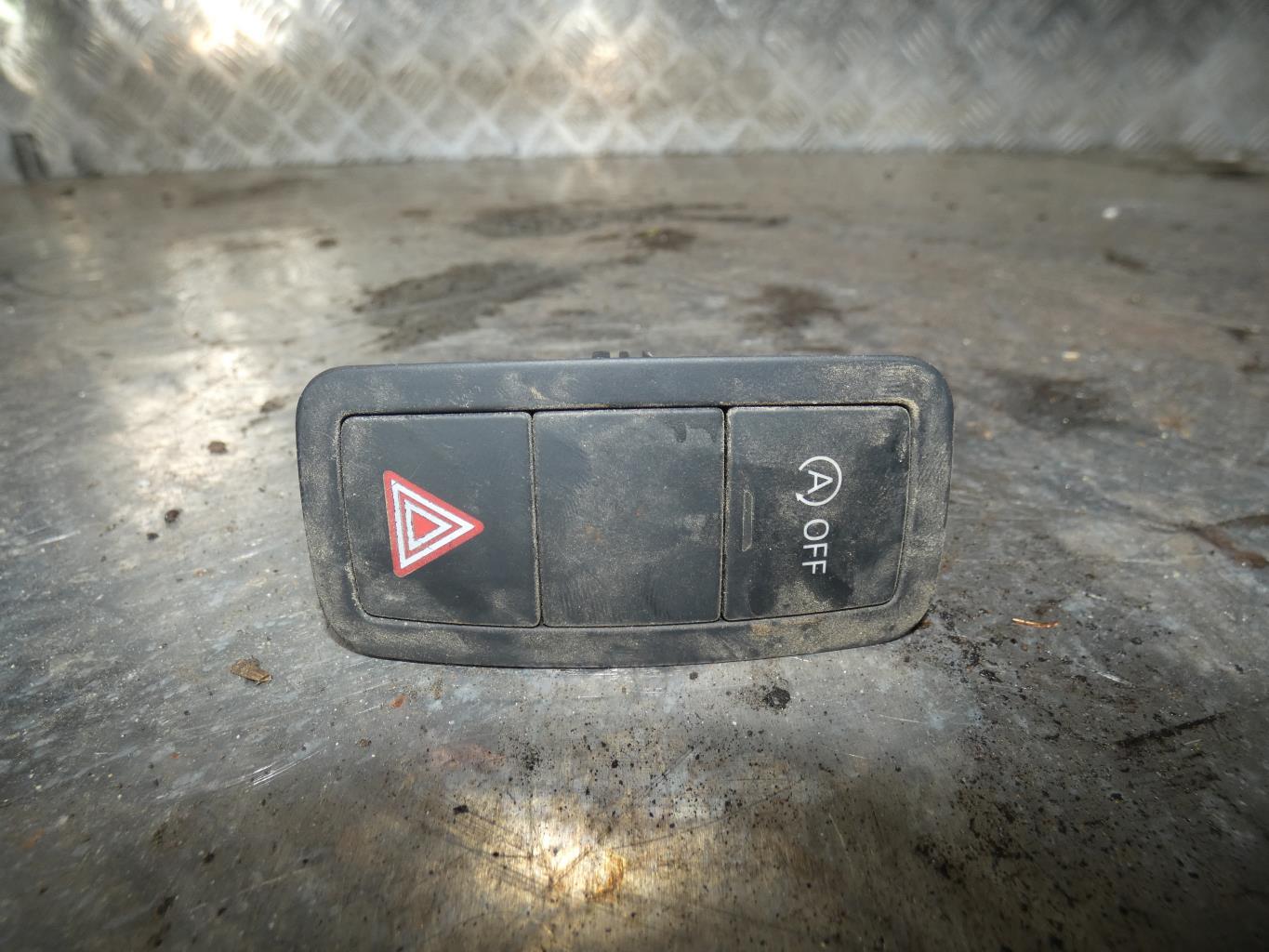 Bouton de warning AUDI A1 1 SPORTBACK PHASE 2 Diesel - 1