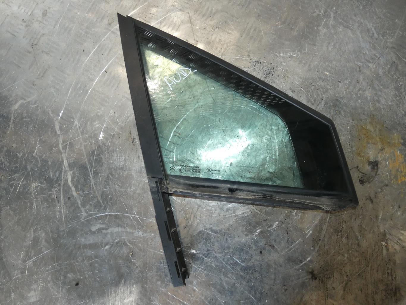 Custode avant droit (porte) CITROEN C4 1 Diesel - 1