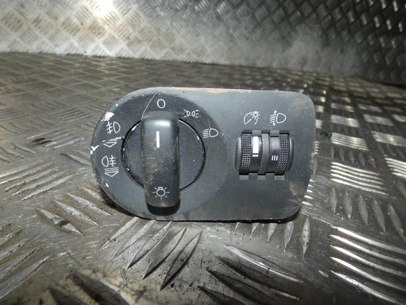 Commande de phare AUDI A3 2 PHASE 1 Diesel - 1