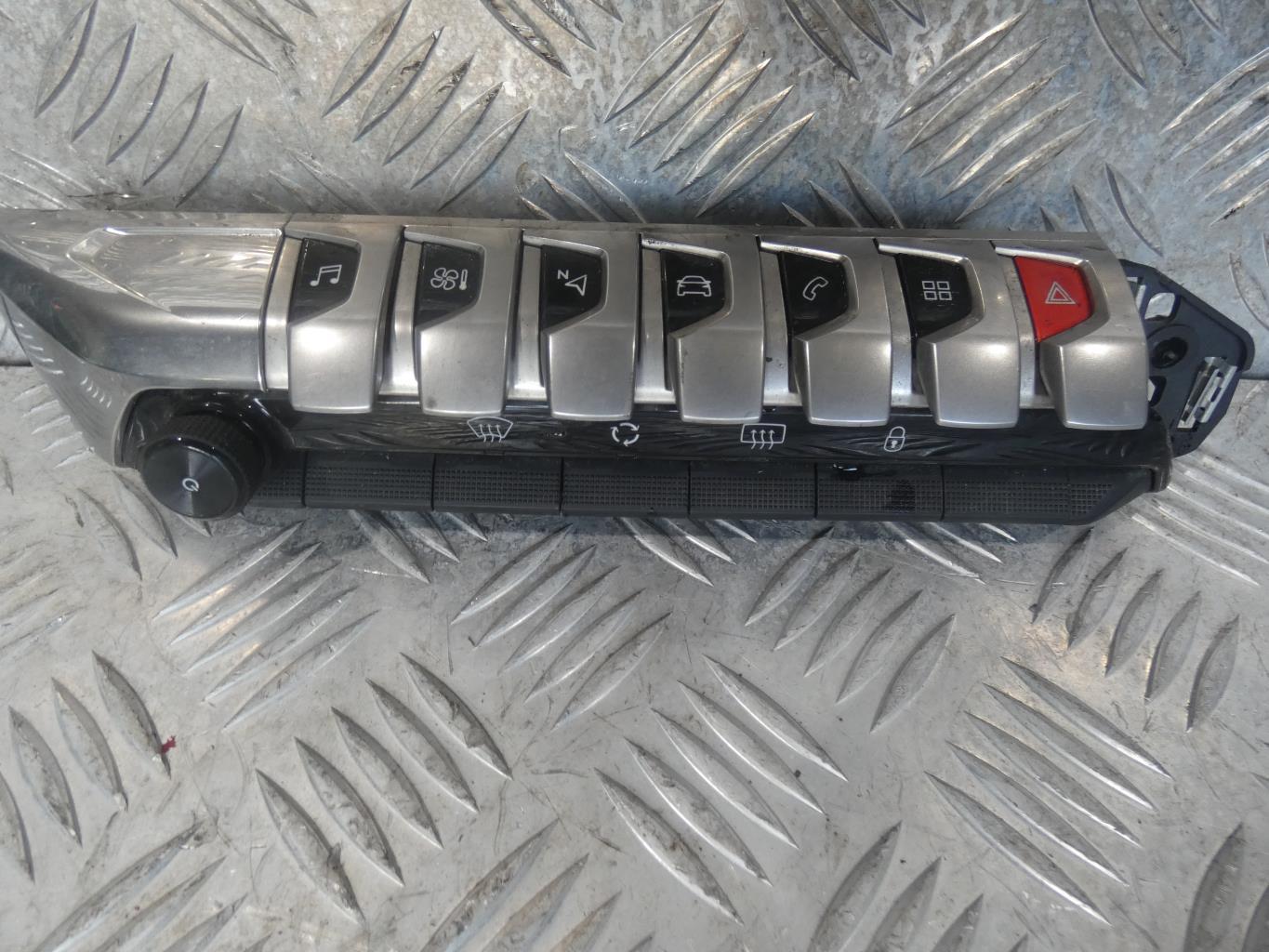 Bouton de warning PEUGEOT 3008 2 PHASE 1 Diesel - 1
