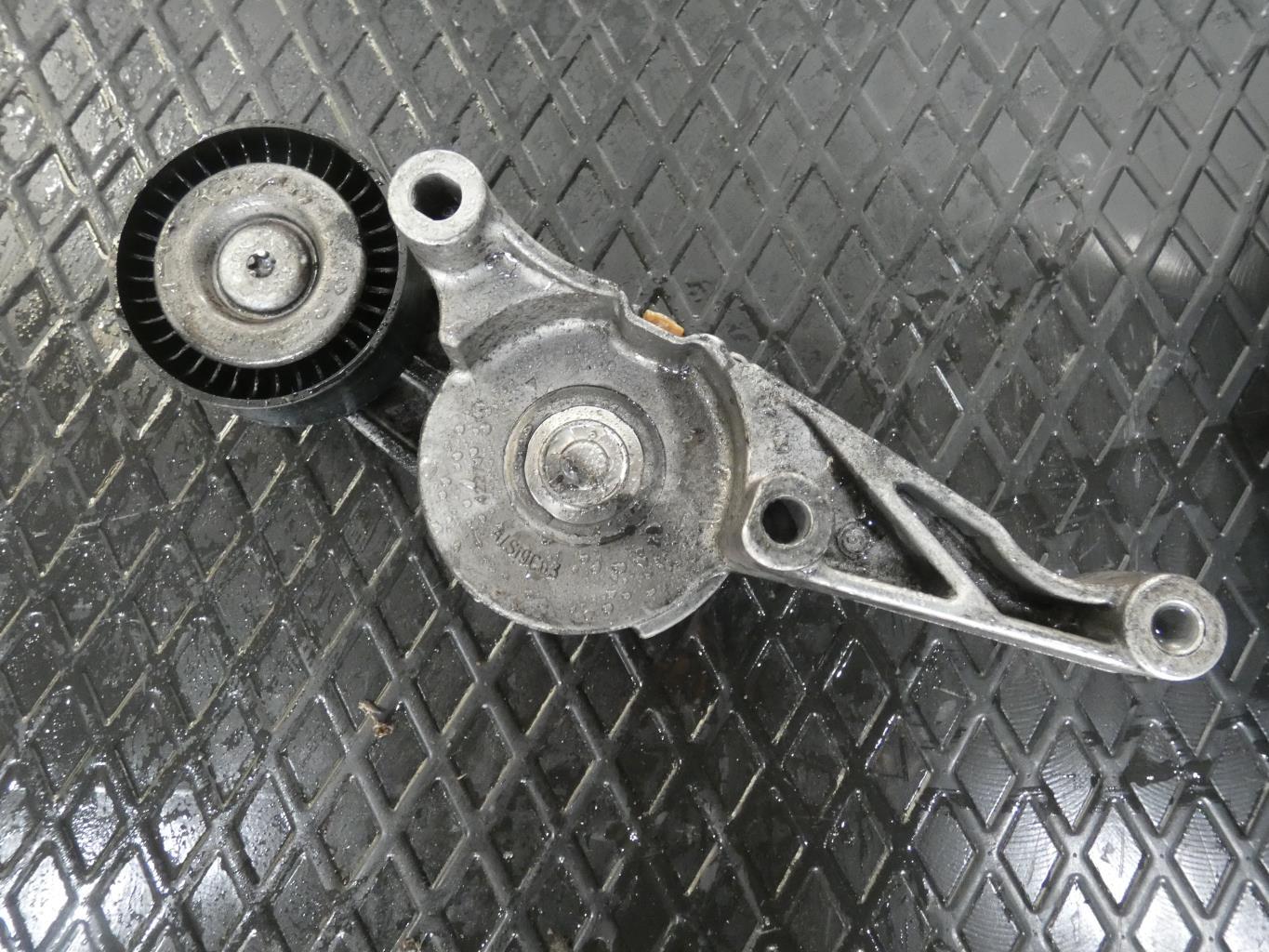 Galet tendeur VOLKSWAGEN GOLF 5 Diesel - 1