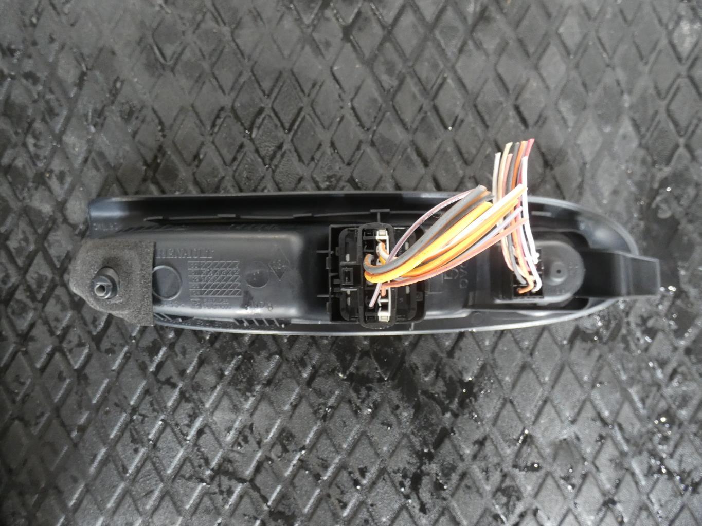 Interrupteur de leve vitre RENAULT CLIO 2 PHASE 2 Diesel - 1