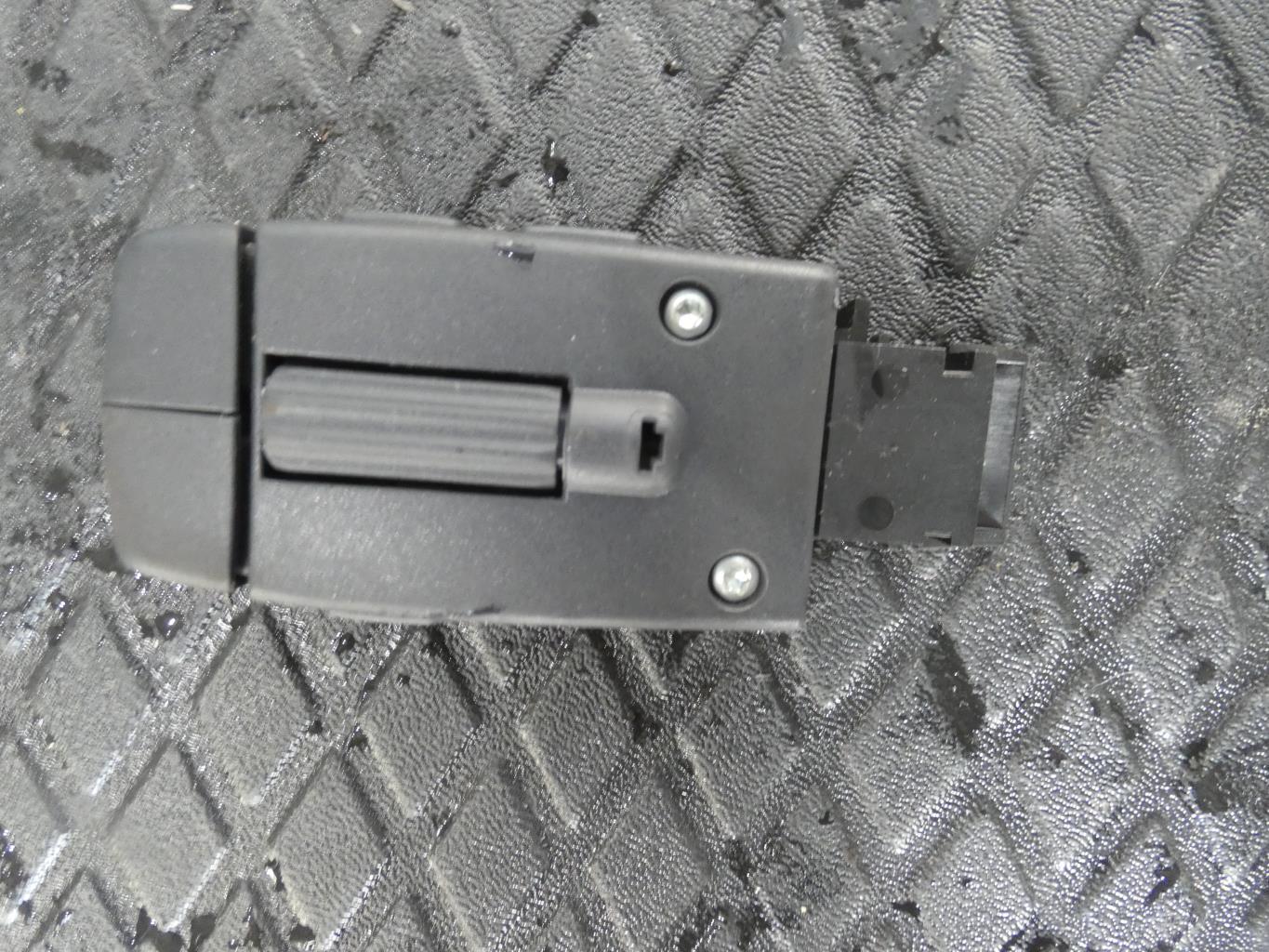 Commande autoradio RENAULT CLIO 2 PHASE 2 Diesel - 1
