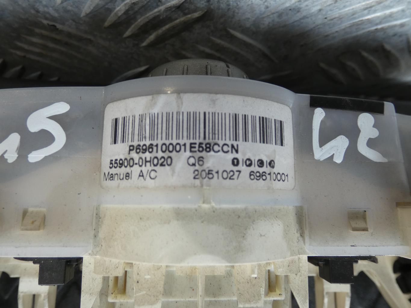 Commande chauffage TOYOTA AYGO 1 PHASE 1 Essence - 1