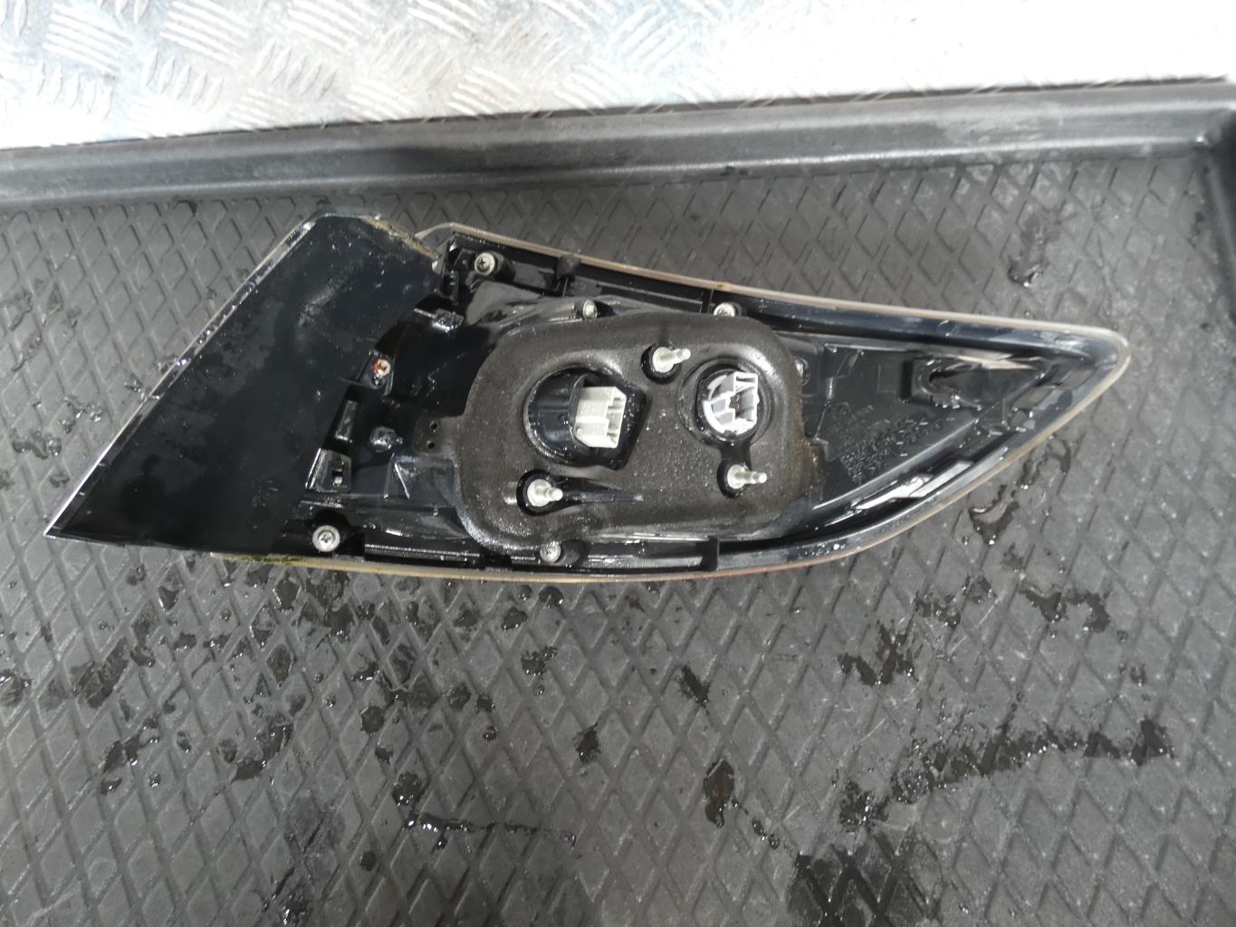 Feu arriere principal gauche (feux) MAZDA 3 2 PHASE 1 Diesel - 1