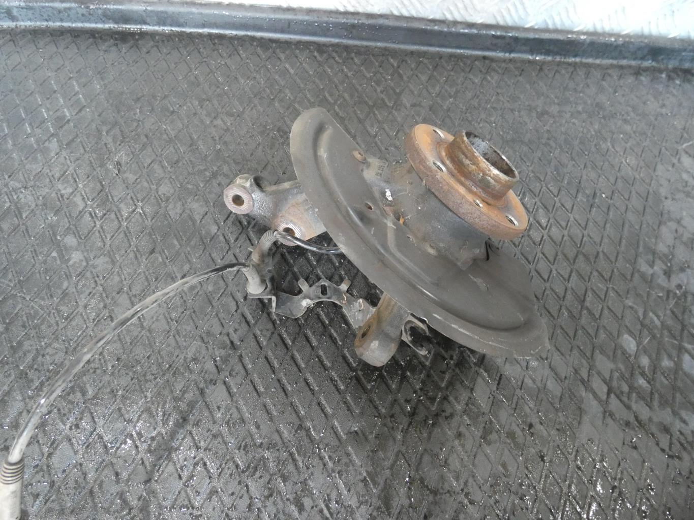 Moyeu avant droit RENAULT CLIO 4 PHASE 1 Diesel - 1