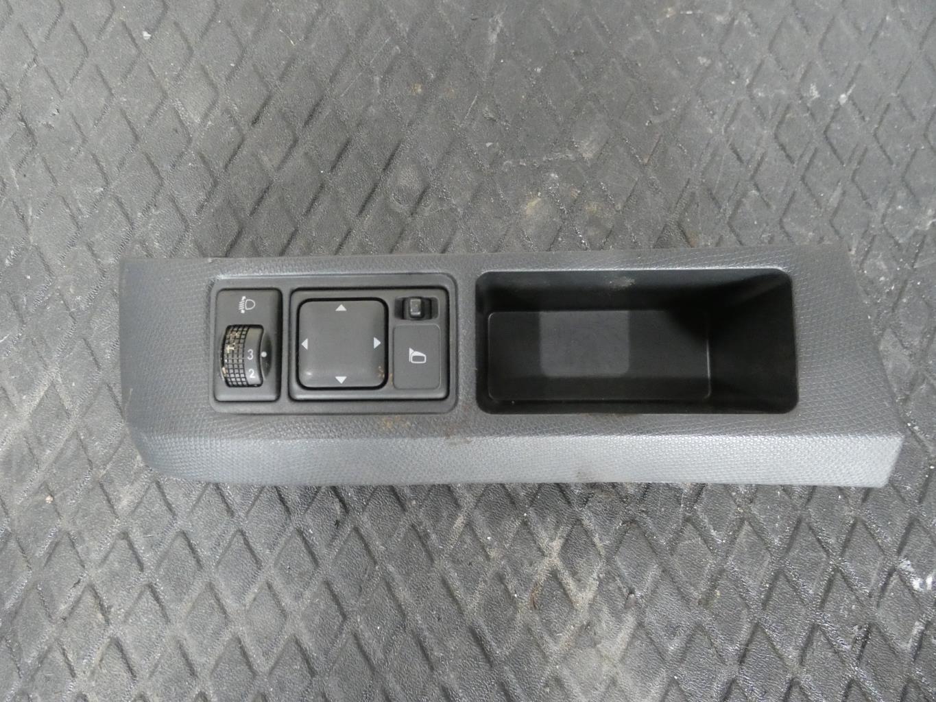 Commande de reglage hauteur de phare NISSAN MICRA 3 PHASE 3 Essence - 1