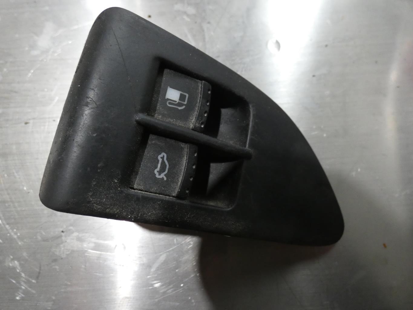 Actionneur serrure coffre VOLKSWAGEN PASSAT 4 PHASE 2 Diesel - 1