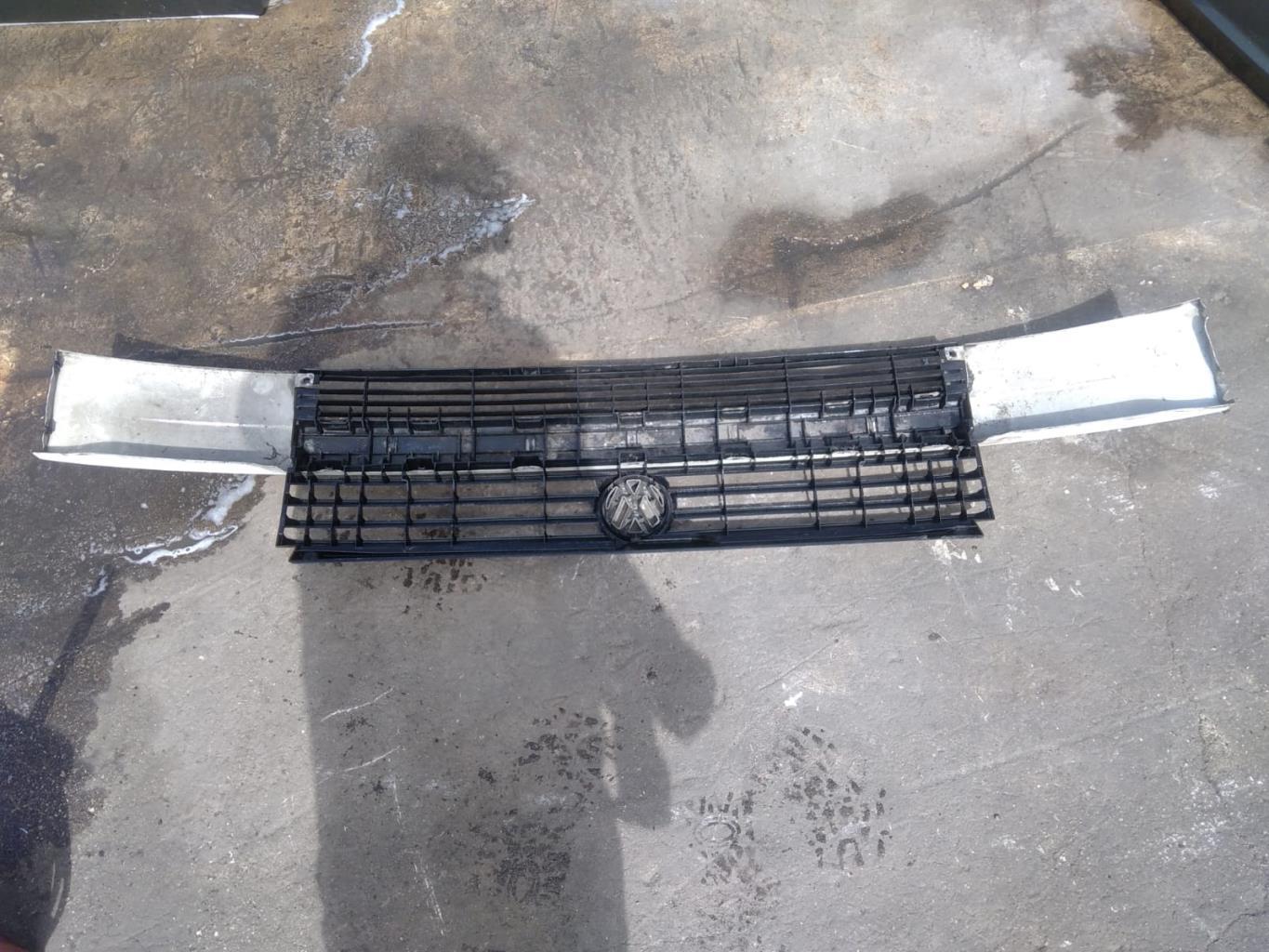 Calandre VOLKSWAGEN TRANSPORTER 4 PHASE 1 Diesel - 1