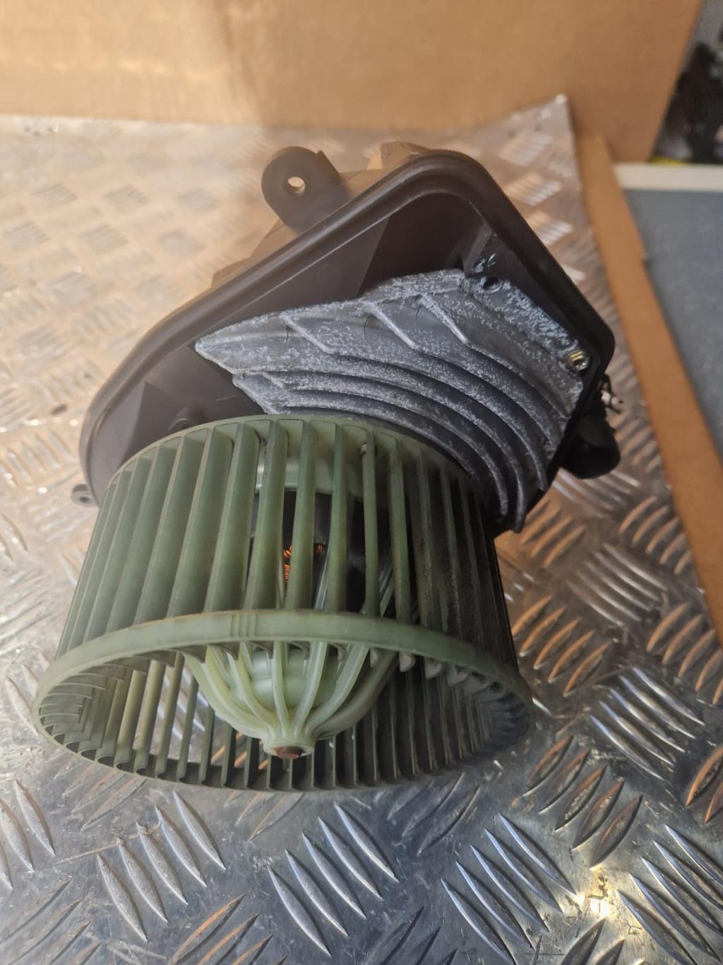 Pulseur d'air VOLKSWAGEN PASSAT 4 PHASE 2 BREAK Diesel - 1