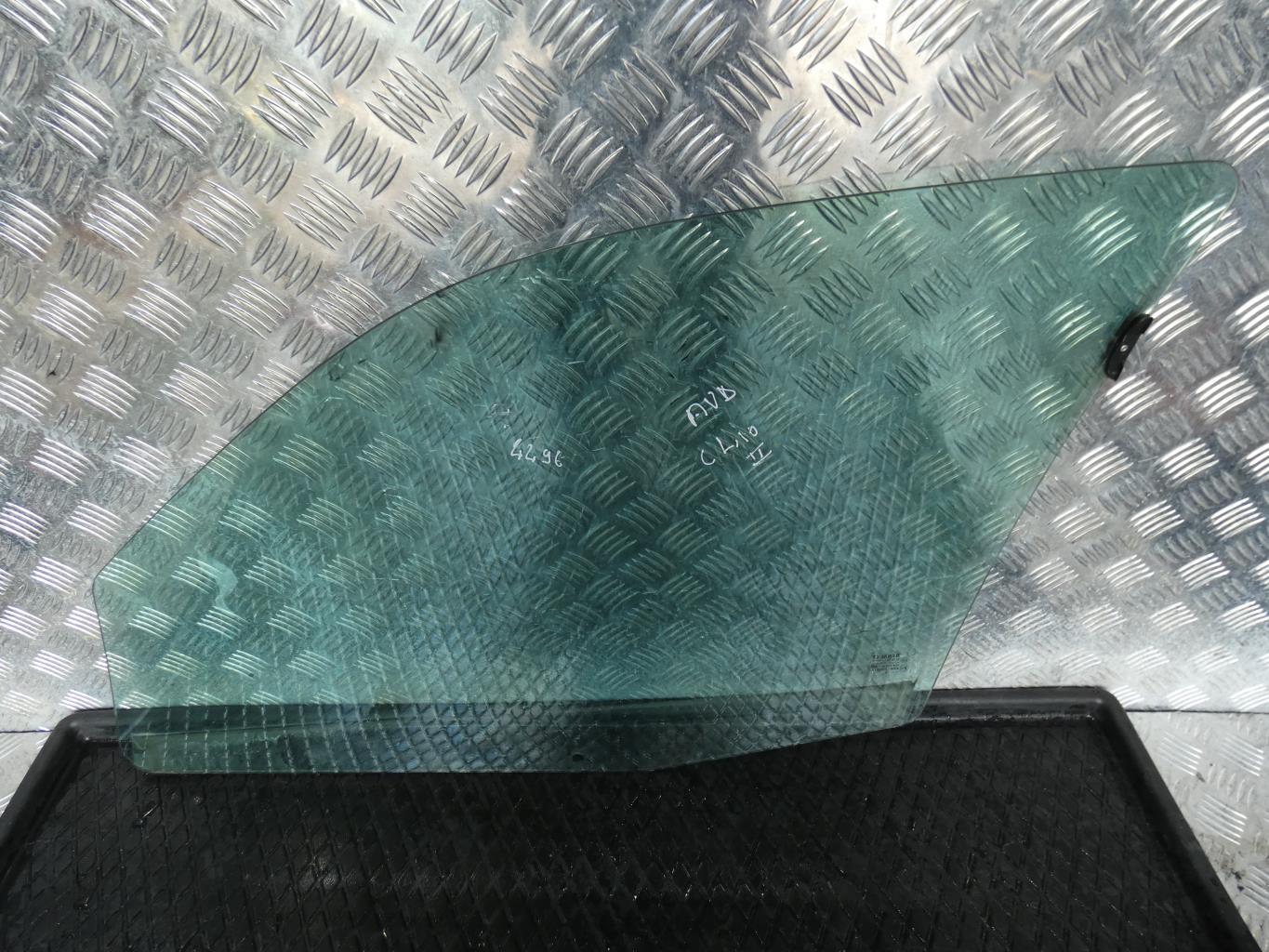 Vitre avant droit RENAULT CLIO 2 PHASE 2 Essence - 1
