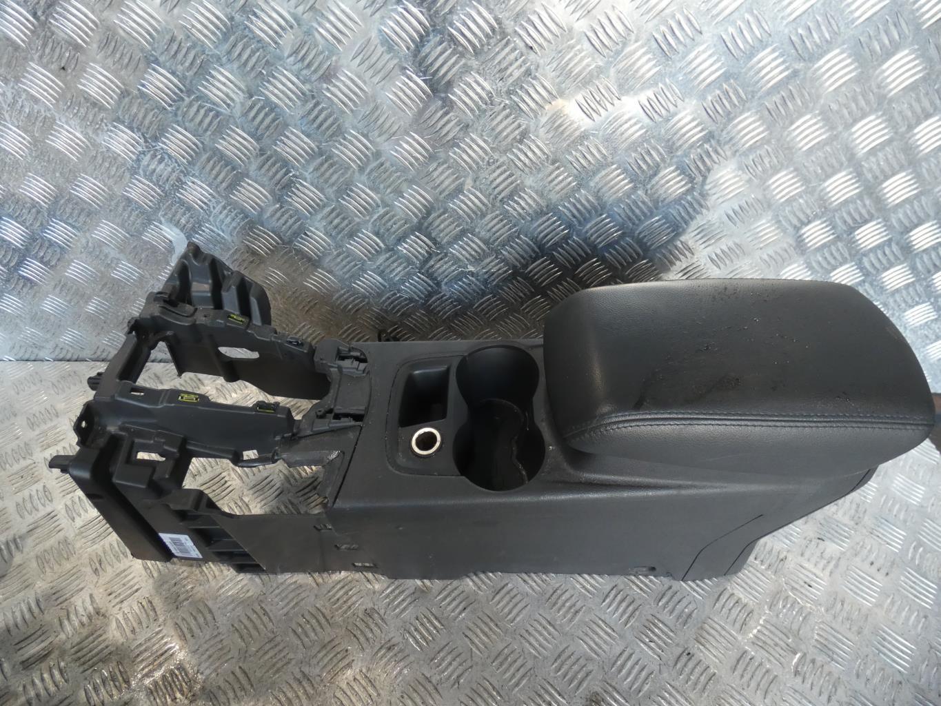 Accoudoir FORD FOCUS 3 PHASE 1 BREAK Diesel - 1