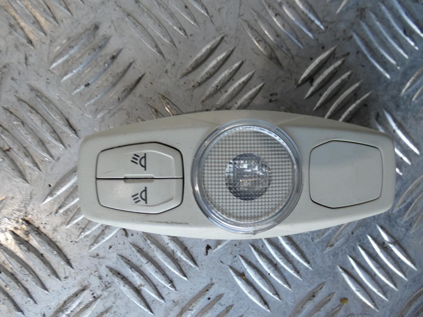 Eclairage de plafonnier FORD FOCUS 3 PHASE 1 BREAK Diesel - 1