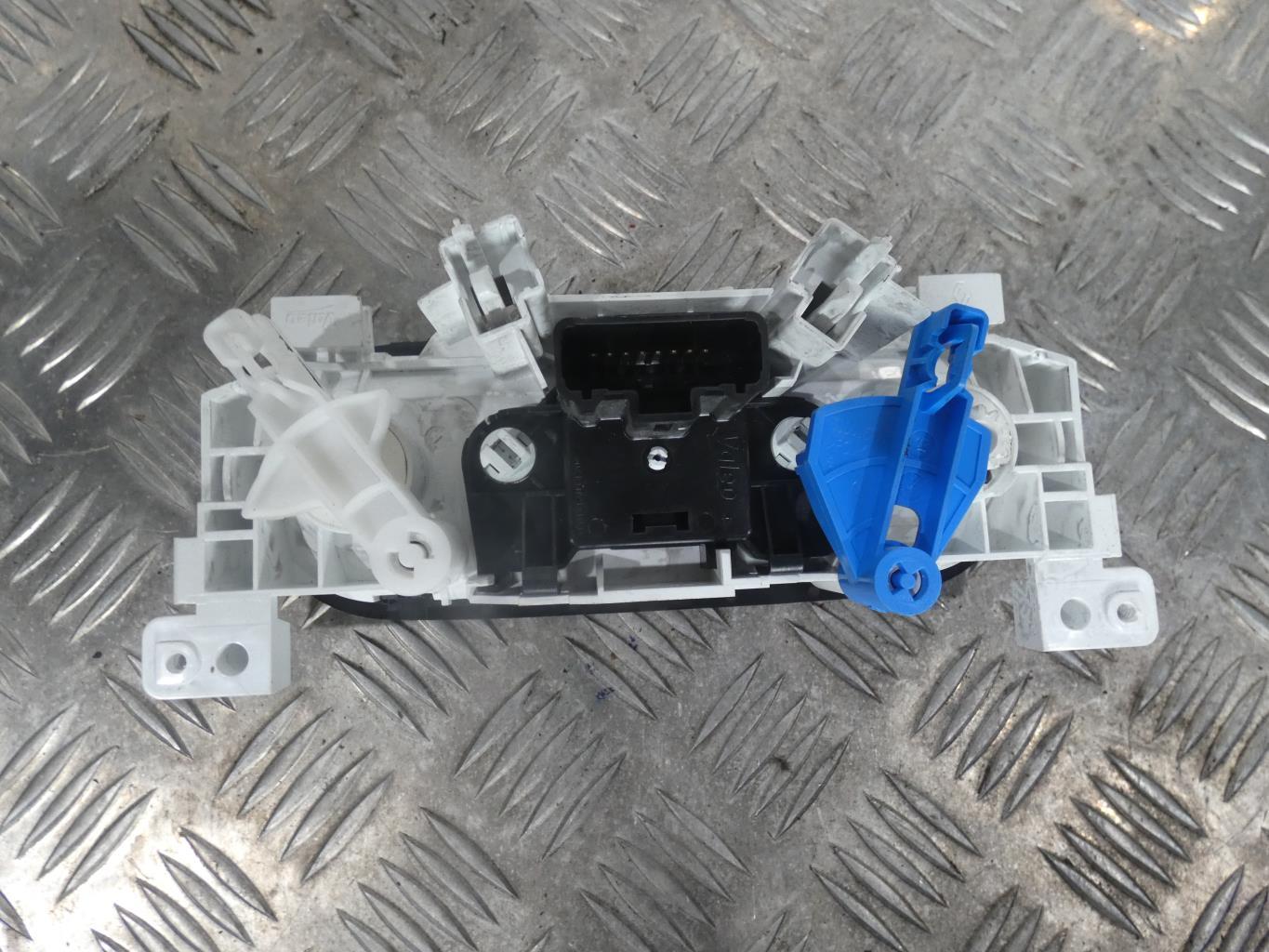 Commande chauffage RENAULT TRAFIC 3 COURT PHASE 1  - 1