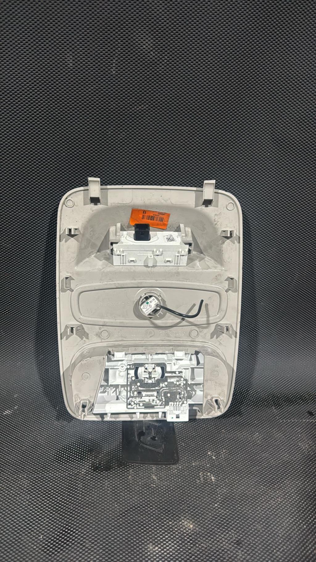 Eclairage de plafonnier RENAULT CLIO 4 PHASE 2 Diesel - 1