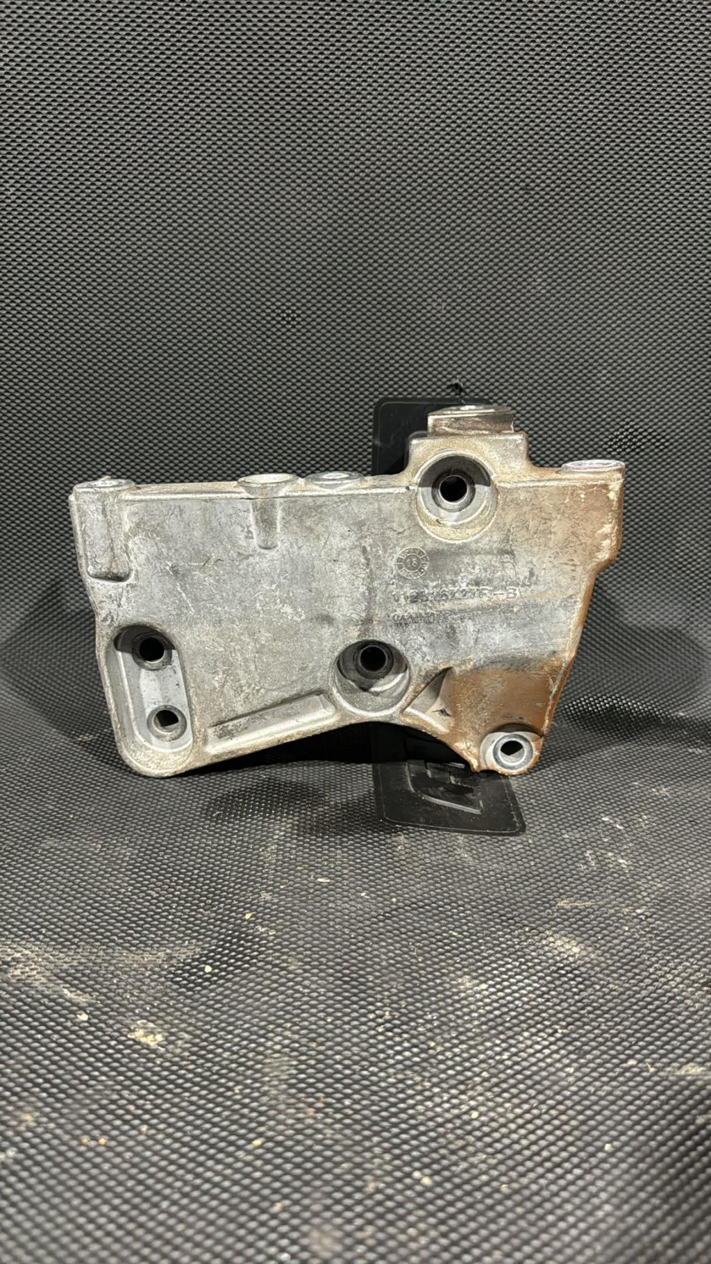 Support moteur gauche RENAULT CLIO 4 PHASE 2 Diesel - 1