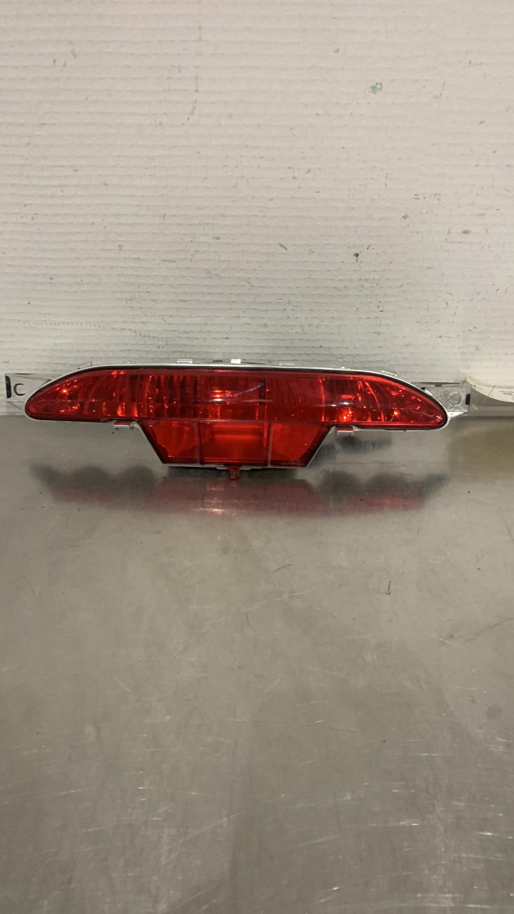 Feu arriere stop central PEUGEOT 208 2 Essence - 1