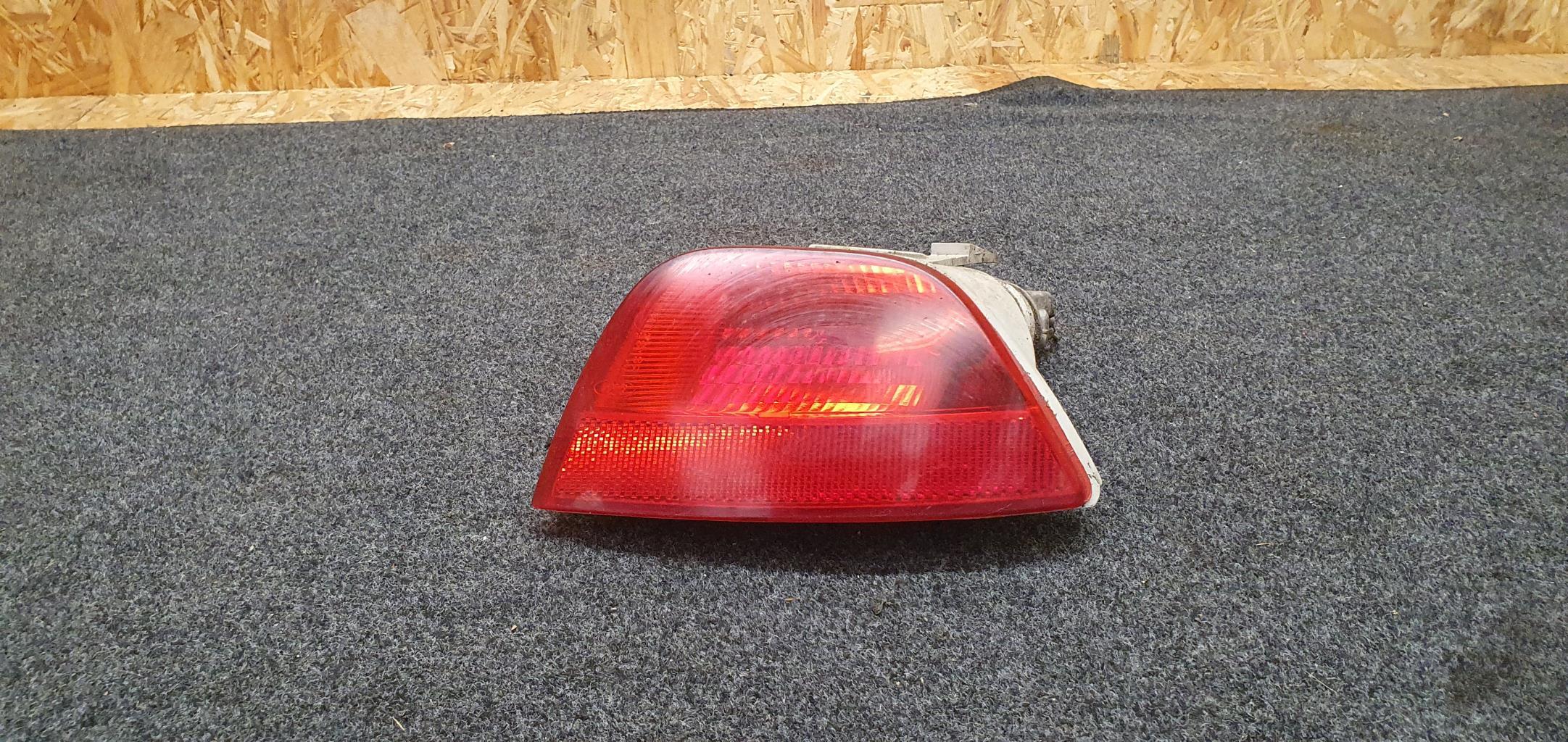 Catadioptre arriere gauche FORD FOCUS 1 Essence - 1