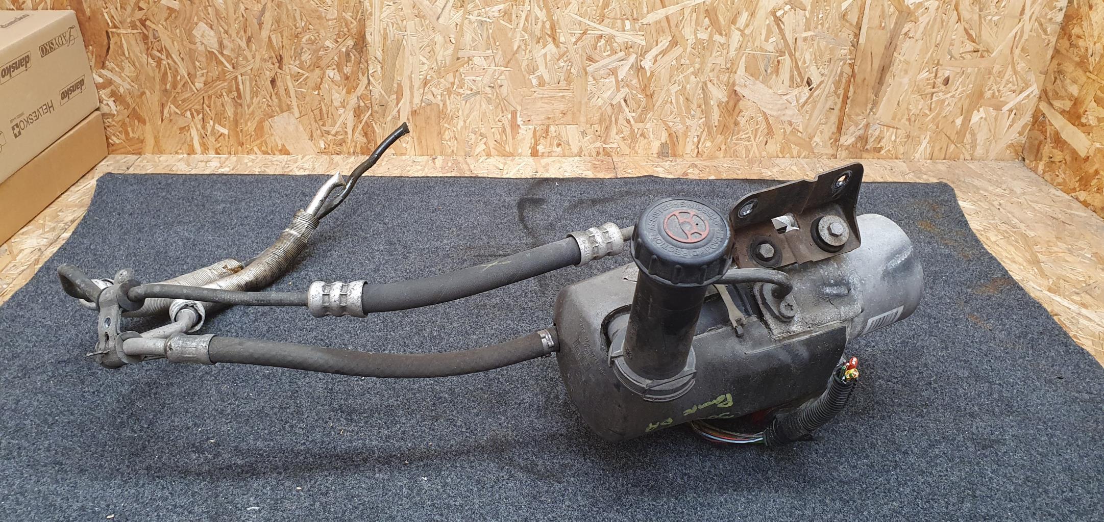 Pompe de direction PEUGEOT 307 PHASE 1 CABRIOLET Essence - 1