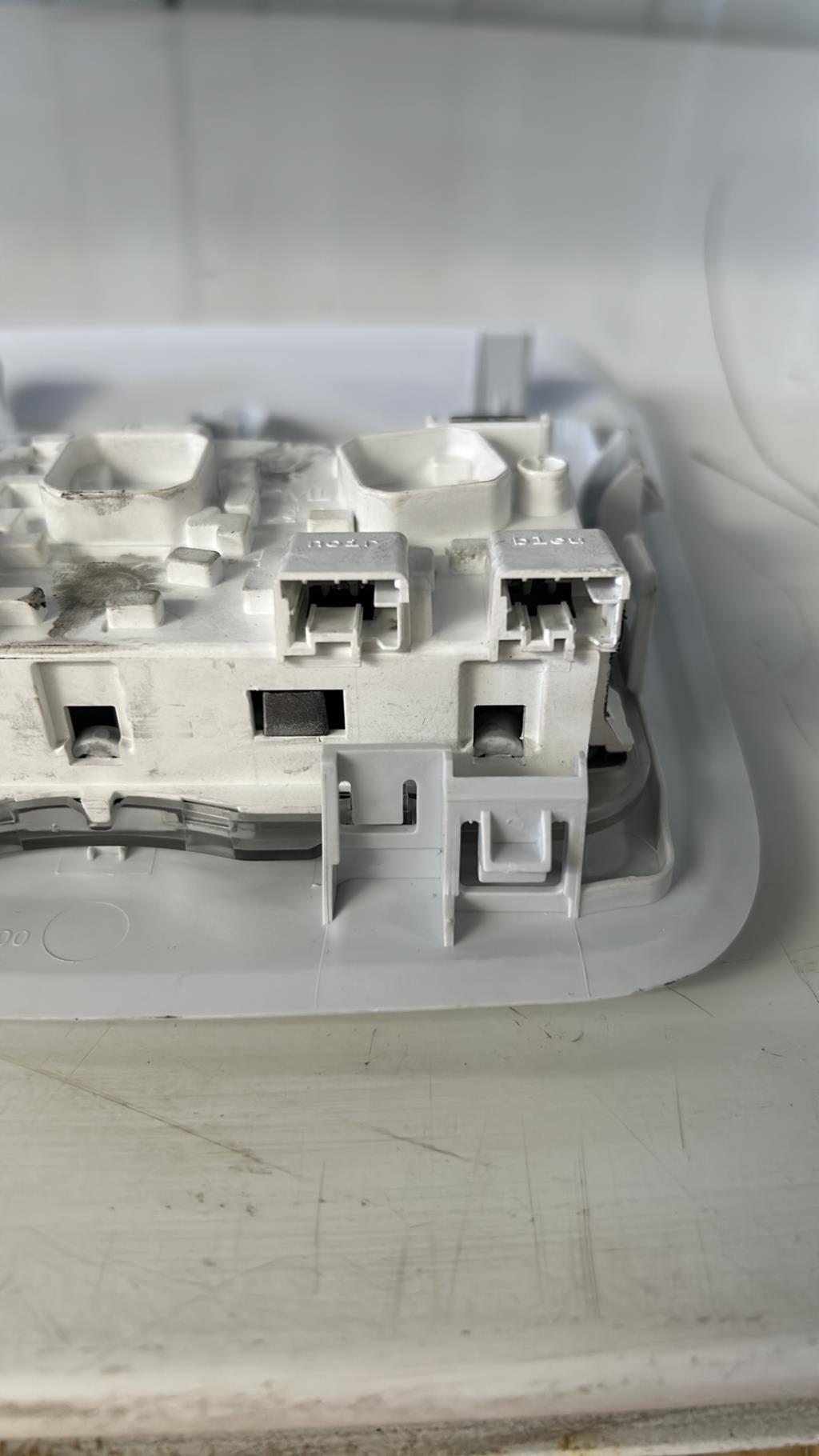 Eclairage de plafonnier PEUGEOT 2008 1 PHASE 1 Diesel - 1