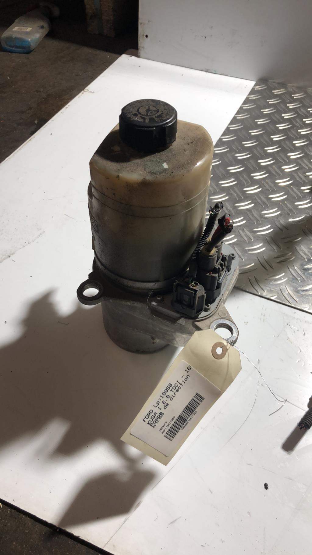 Pompe de direction FORD KUGA 1 Diesel - 1