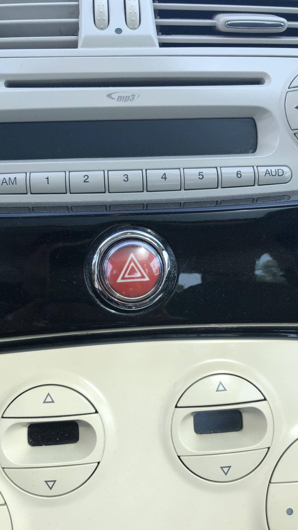 Bouton de warning FIAT 500 2 PHASE 1 Essence - 1
