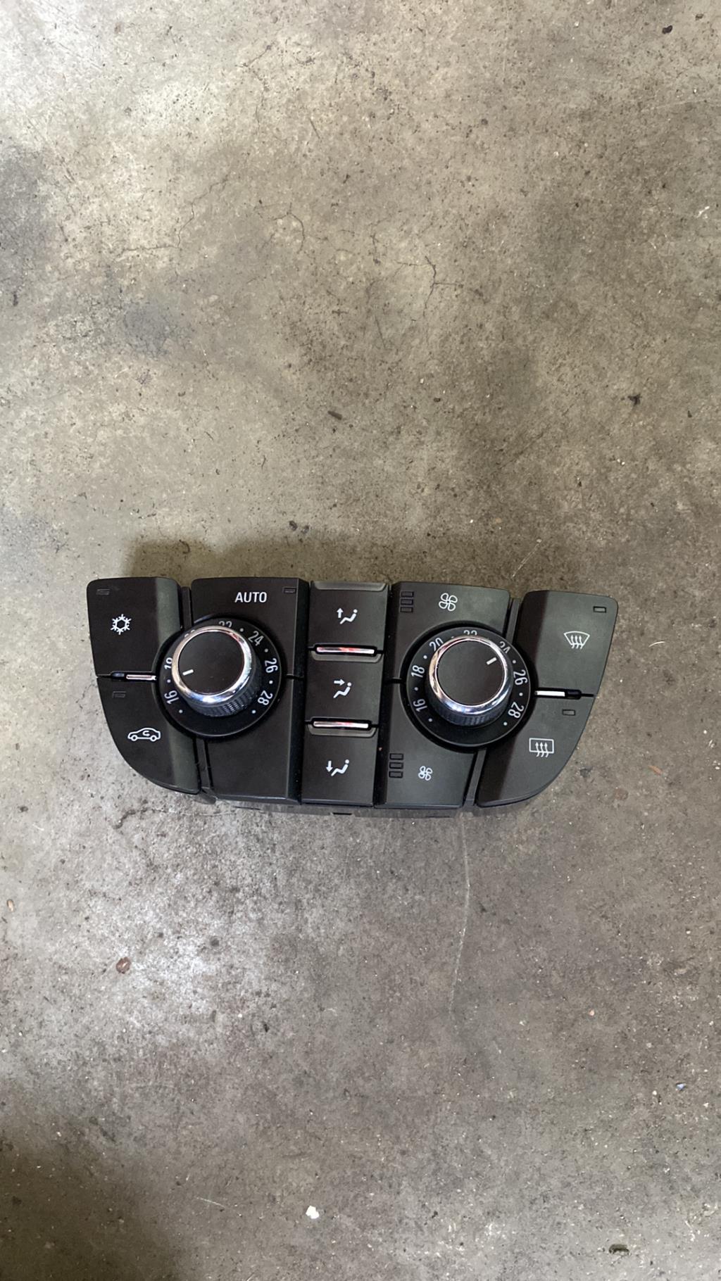 Commande chauffage OPEL MERIVA B PHASE 1 Diesel - 1