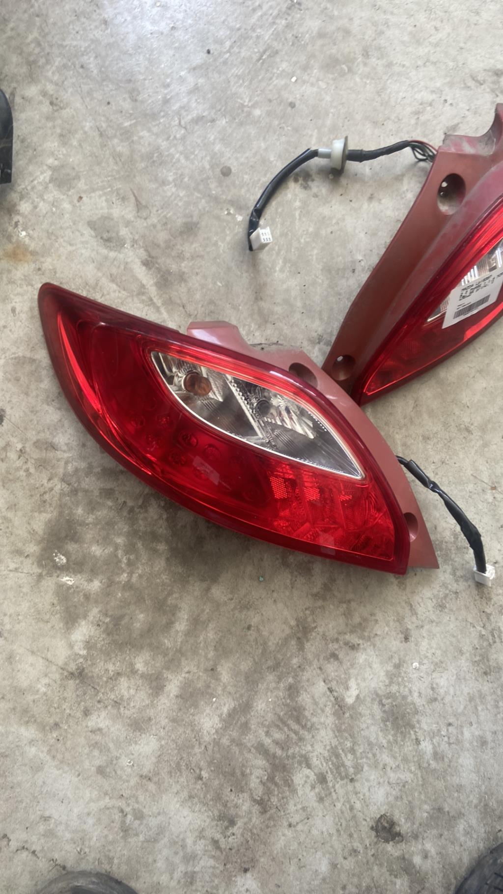 Feu arriere principal gauche (feux) MAZDA 2 2 PHASE 1 Diesel - 1