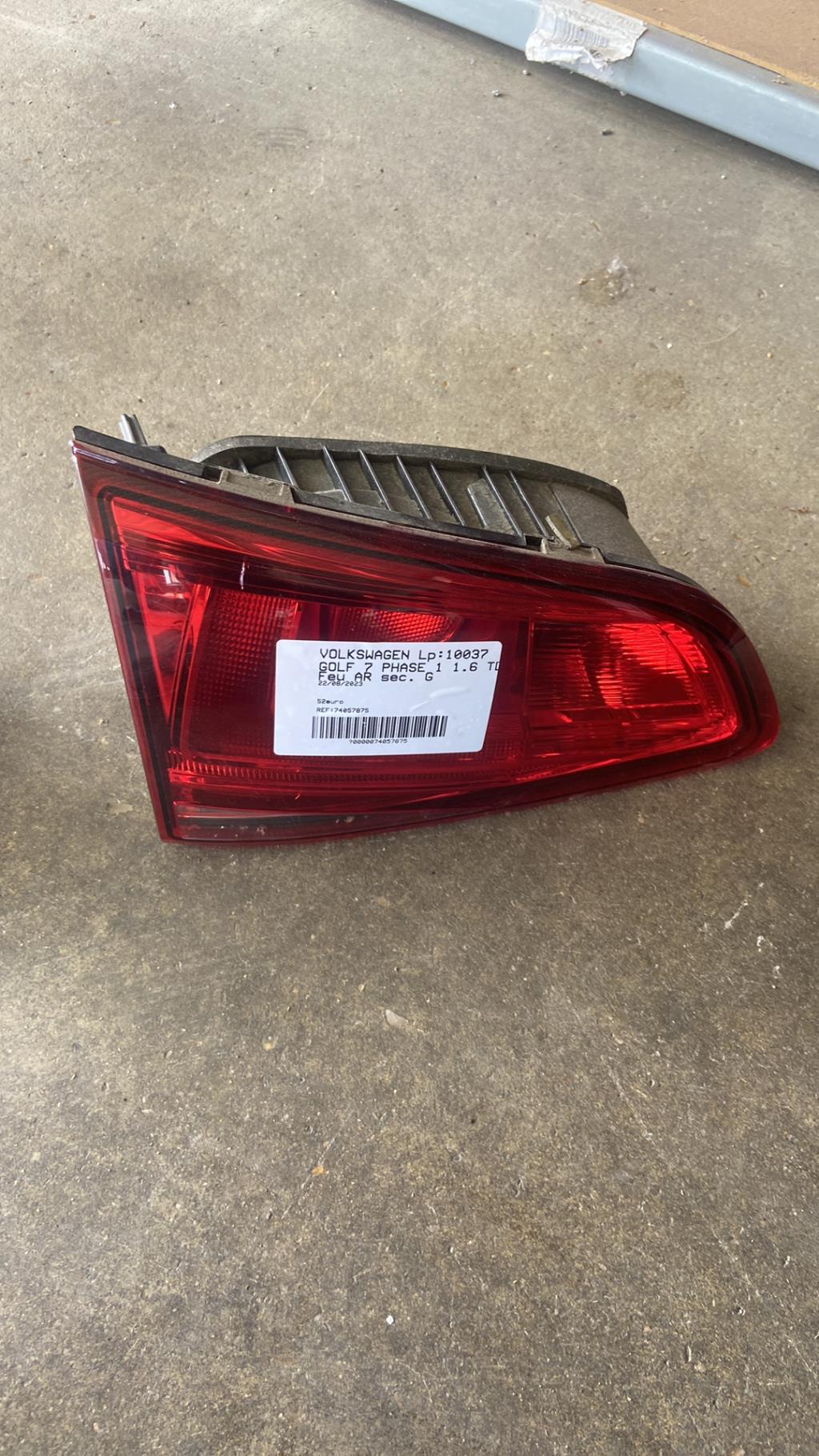 Feu arriere secondaire gauche (feux) VOLKSWAGEN GOLF 7 PHASE 1 Diesel - 1