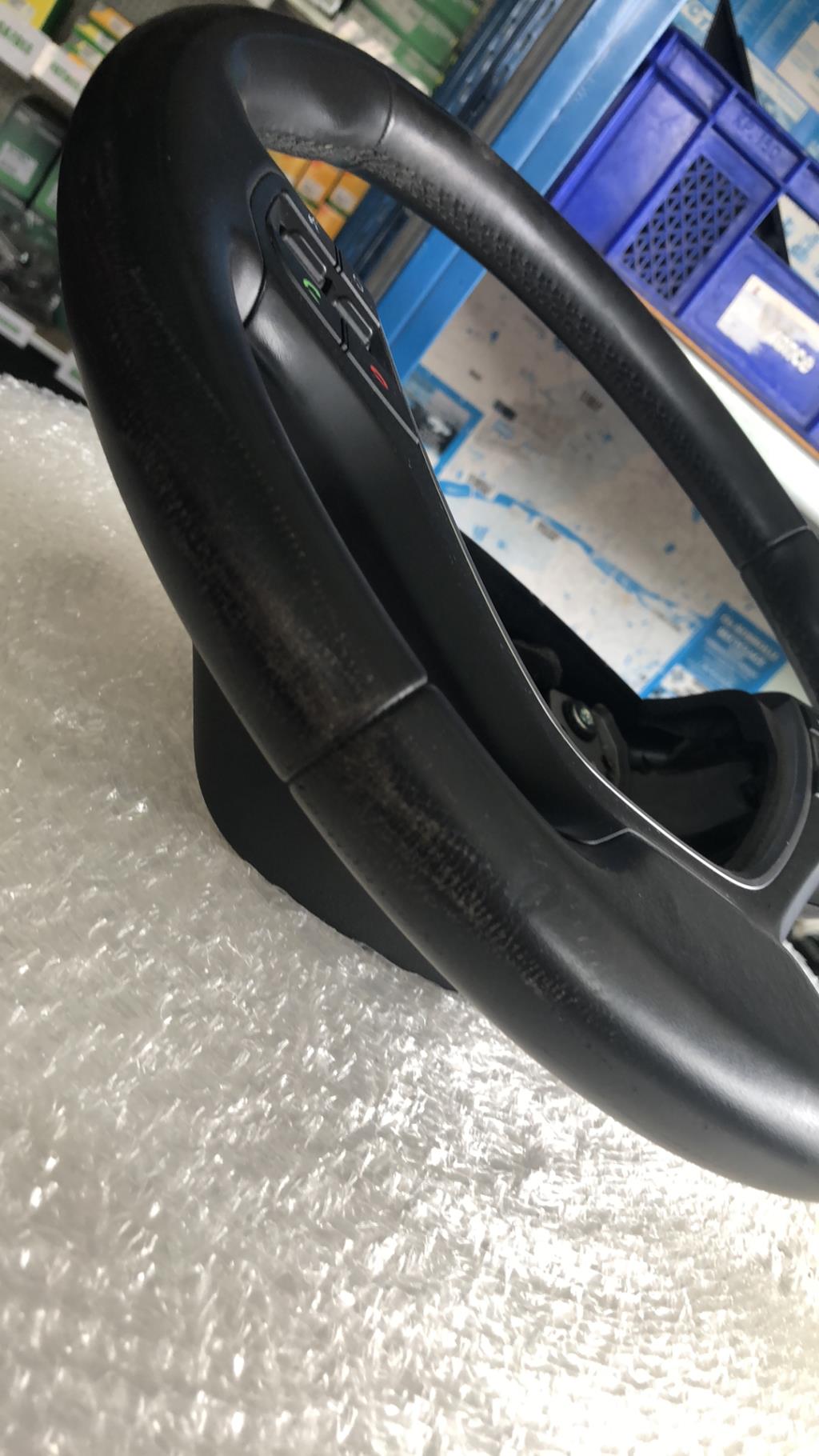 Volant HYUNDAI I 20 2 PHASE 1 Essence - 1