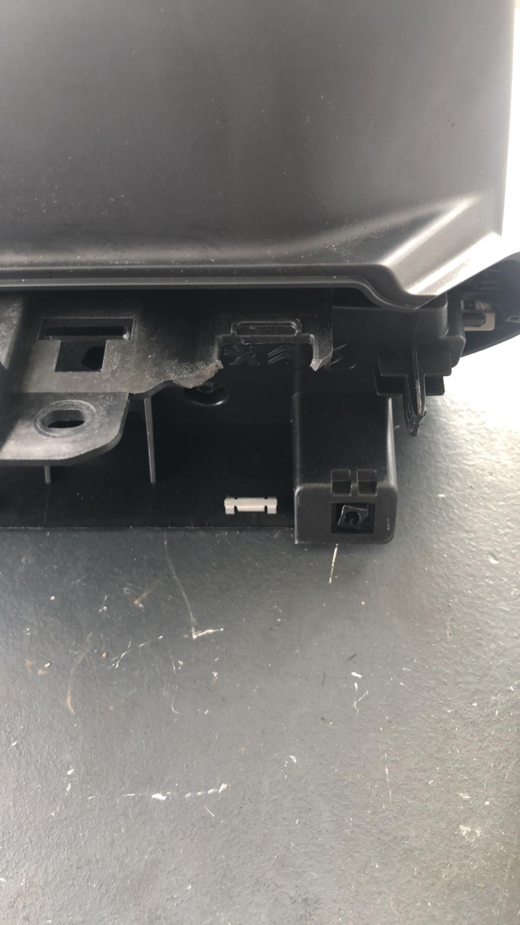 Ecran GPS PEUGEOT 208 2 Diesel - 1