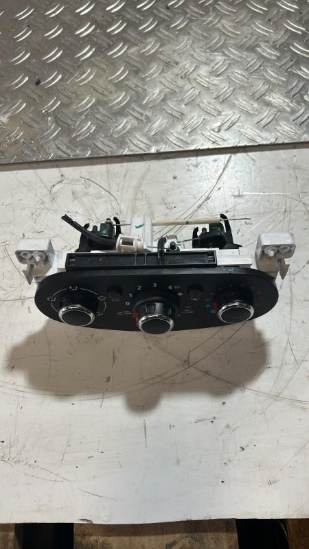 Commande chauffage DACIA SANDERO 2 PHASE 1 Diesel - 1
