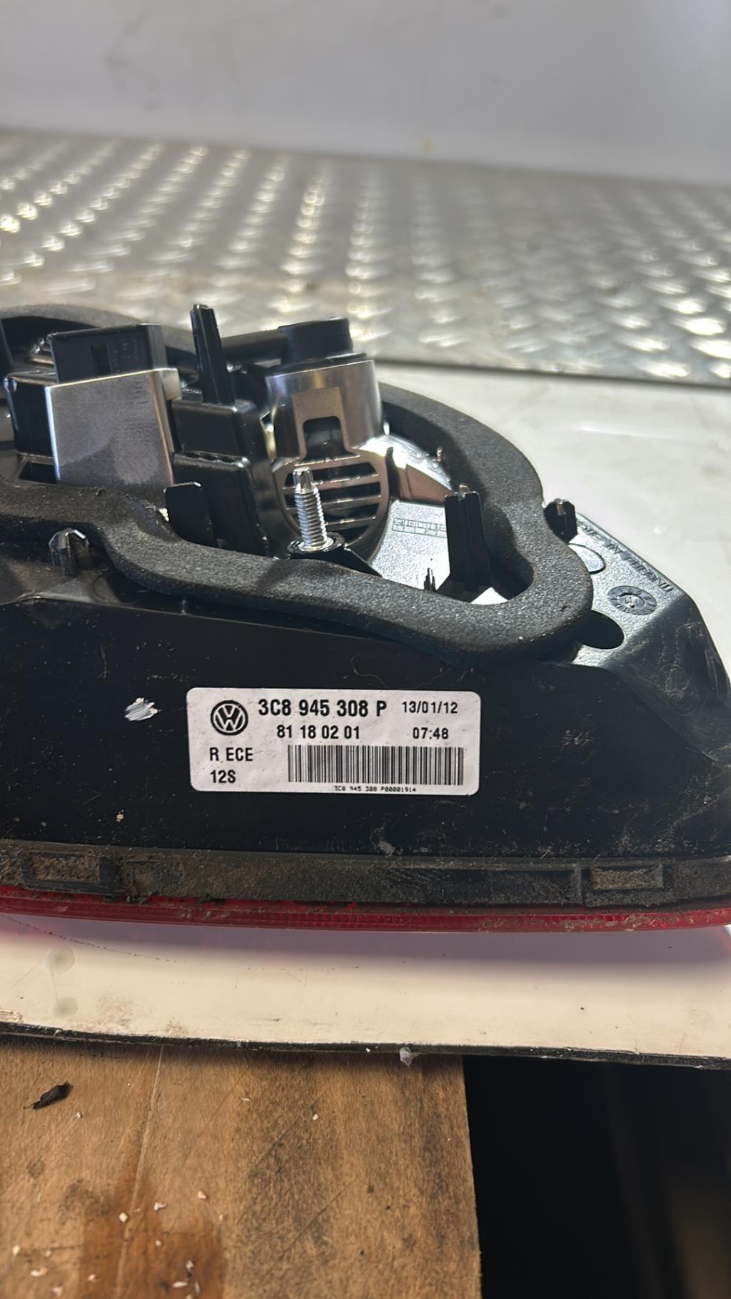 Feu arriere secondaire droit (feux) VOLKSWAGEN PASSAT 6 CC COUPE Diesel - 1